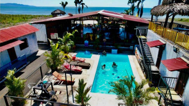 Beach Club in Bajamar – Puntarenas